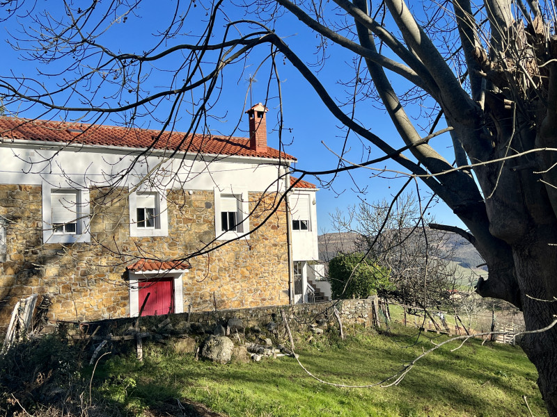 CASA DE PUEBLO EN RIOTUERTO