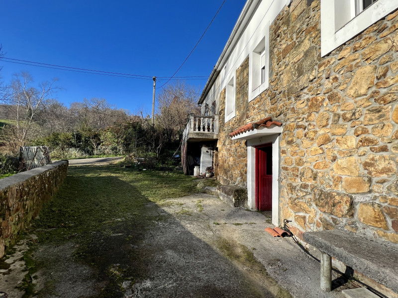 CASA DE PUEBLO EN RIOTUERTO