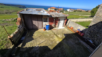 CASA EN TAGLE CON PRECIOSAS VISTAS AL MAR