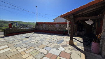 CASA EN TAGLE CON PRECIOSAS VISTAS AL MAR
