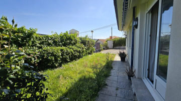 planta baja  de 3 dormitorios con jardin y garaje  en la playa de Suances