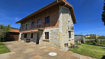 ESPECTACULAR CASA DE PIEDRA INDEPENDIENTE EN QUEVEDA
