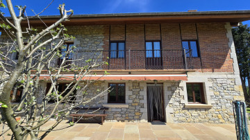 ESPECTACULAR CASA DE PIEDRA INDEPENDIENTE EN QUEVEDA