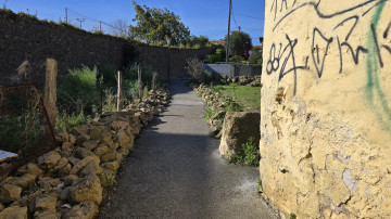 CASA EN EL CENTRO CON JARDIN PARA REFORMAR