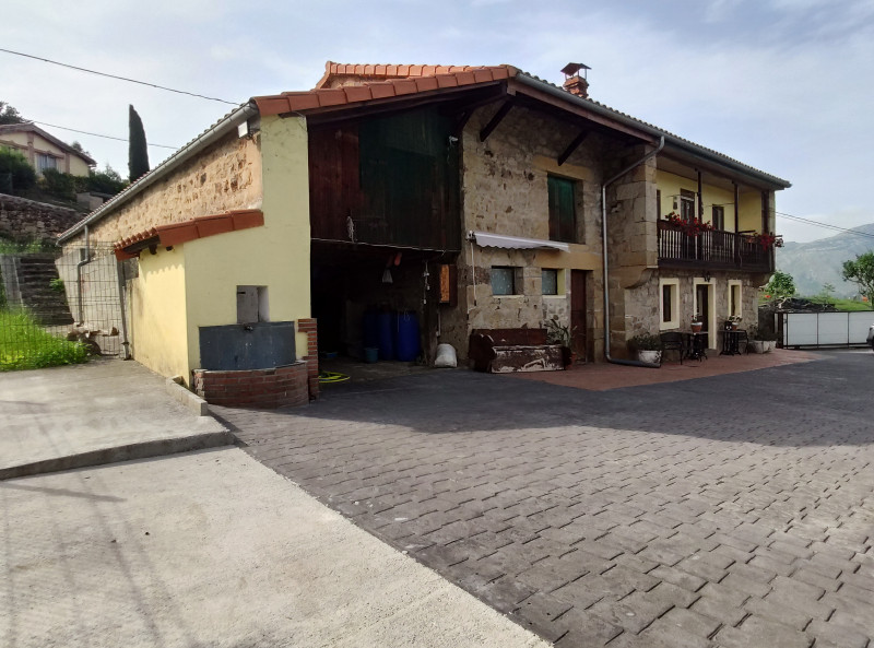 Venta de Casas o chalets en Los Corrales de Buelna