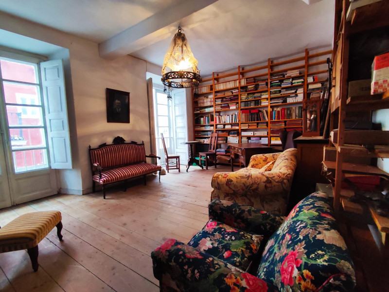 Elegant Studio Living (Demo)