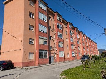 Venta de Pisos en Los Corrales de Buelna