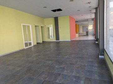 Venta de Locales en Los Corrales de Buelna