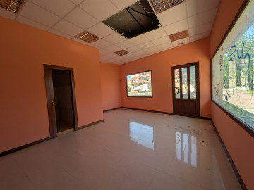 Venta de Locales en Los Corrales de Buelna