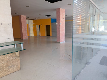 Venta de Locales en Los Corrales de Buelna
