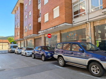Venta de Locales en Los Corrales de Buelna
