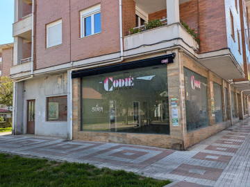Venta de Locales en Los Corrales de Buelna