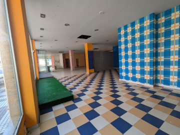 Venta de Locales en Los Corrales de Buelna