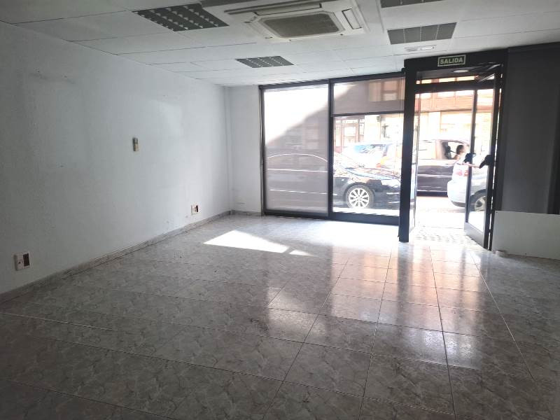 Venta de Locales en Cabezón de la Sal