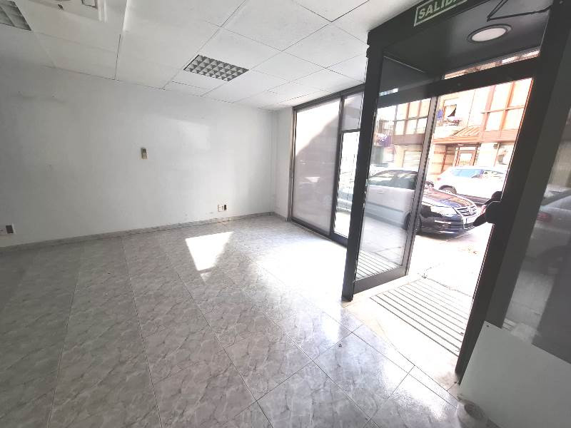 Venta de Locales en Cabezón de la Sal