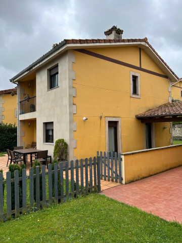 chalet en buen estado en Santillana del Mar