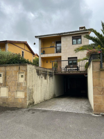 chalet en buen estado en Santillana del Mar
