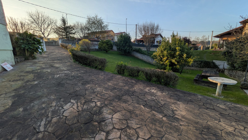 CASA INDEPENDIENTE EN FINCA DE 728M2