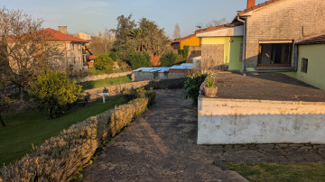 CASA INDEPENDIENTE EN FINCA DE 728M2