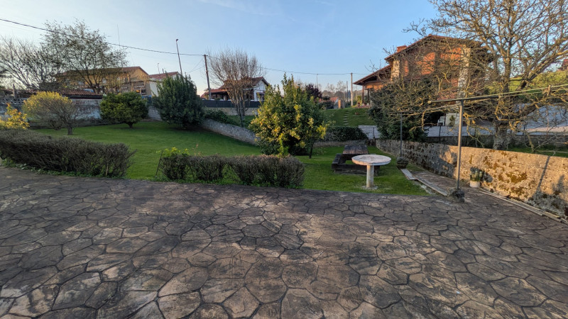 CASA INDEPENDIENTE EN FINCA DE 728M2