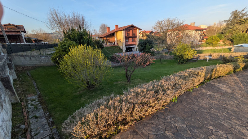 CASA INDEPENDIENTE EN FINCA DE 728M2