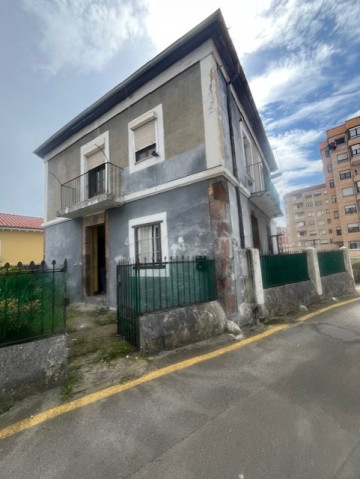 Casa independiente en el centro de Torrelavega