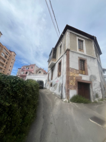 Casa independiente en el centro de Torrelavega