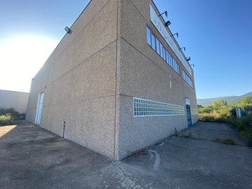 Naves-Venta-Barruelo de SantullÃ¡n-1396475-Foto-0-Carrousel