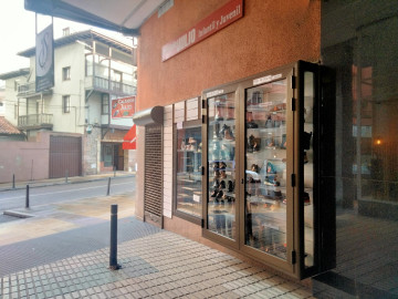 Locales-Venta-Torrelavega-1641448-Foto-1-Carrousel