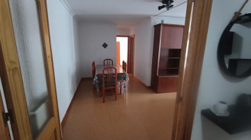Venta de piso con plaza de garaje y trastero en Los Corrales de Buelna
