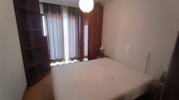 Venta de piso con plaza de garaje y trastero en Los Corrales de Buelna