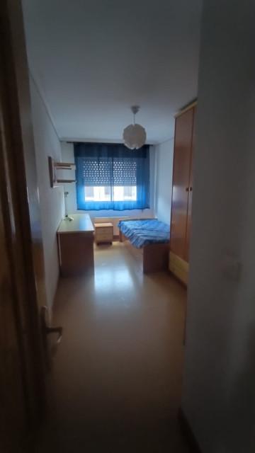 Venta de piso con plaza de garaje y trastero en Los Corrales de Buelna