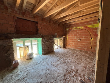 Casa de piedra en Mave