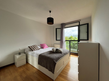 Venta de piso con amplia terraza en Mogro,cerca de la playa