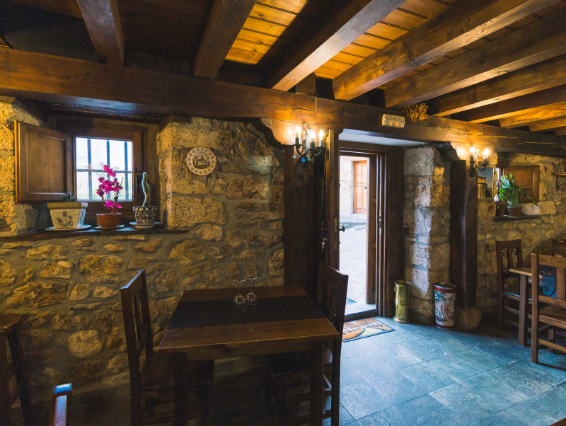 Restaurante y Vivienda en Orbaneja del Castillo