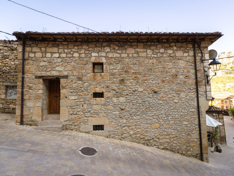 Restaurante y Vivienda en Orbaneja del Castillo