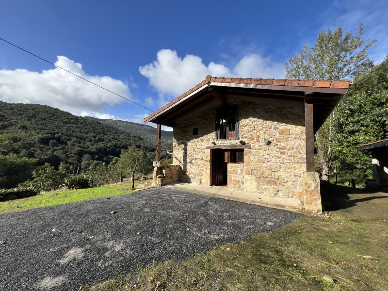 Casas o chalets en OjÃ©bar