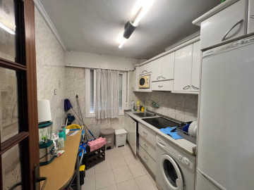Pisos en Venta en Laredo Ref #037633 Foto 1-Carrousel