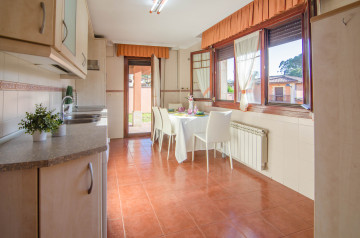 Casas o chalets en Venta en BÃ¡rcena de Cicero Ref 039211 Foto 2-Carrousel