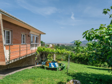 Casas o chalets en Venta en Arnuero Ref 039304 Foto 3-Carrousel