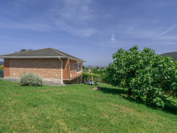 Casas o chalets en Venta en Arnuero Ref 039304 Foto 4-Carrousel
