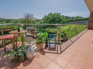 Casas o chalets en Venta en Arnuero Ref 039304 Foto 1-Carrousel