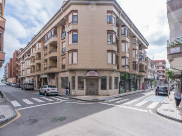 Pisos en Venta en SantoÃ±a Ref 039307 Foto 0-Carrousel