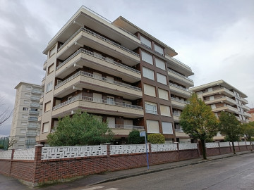 Pisos en Venta en Laredo Ref 0355262 Foto 1-Carrousel