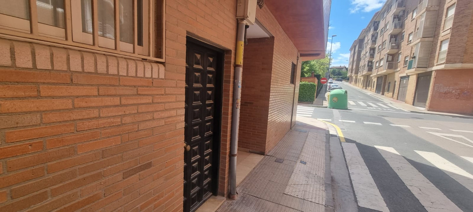 Locales-Venta-Lardero-1427497-Foto-2